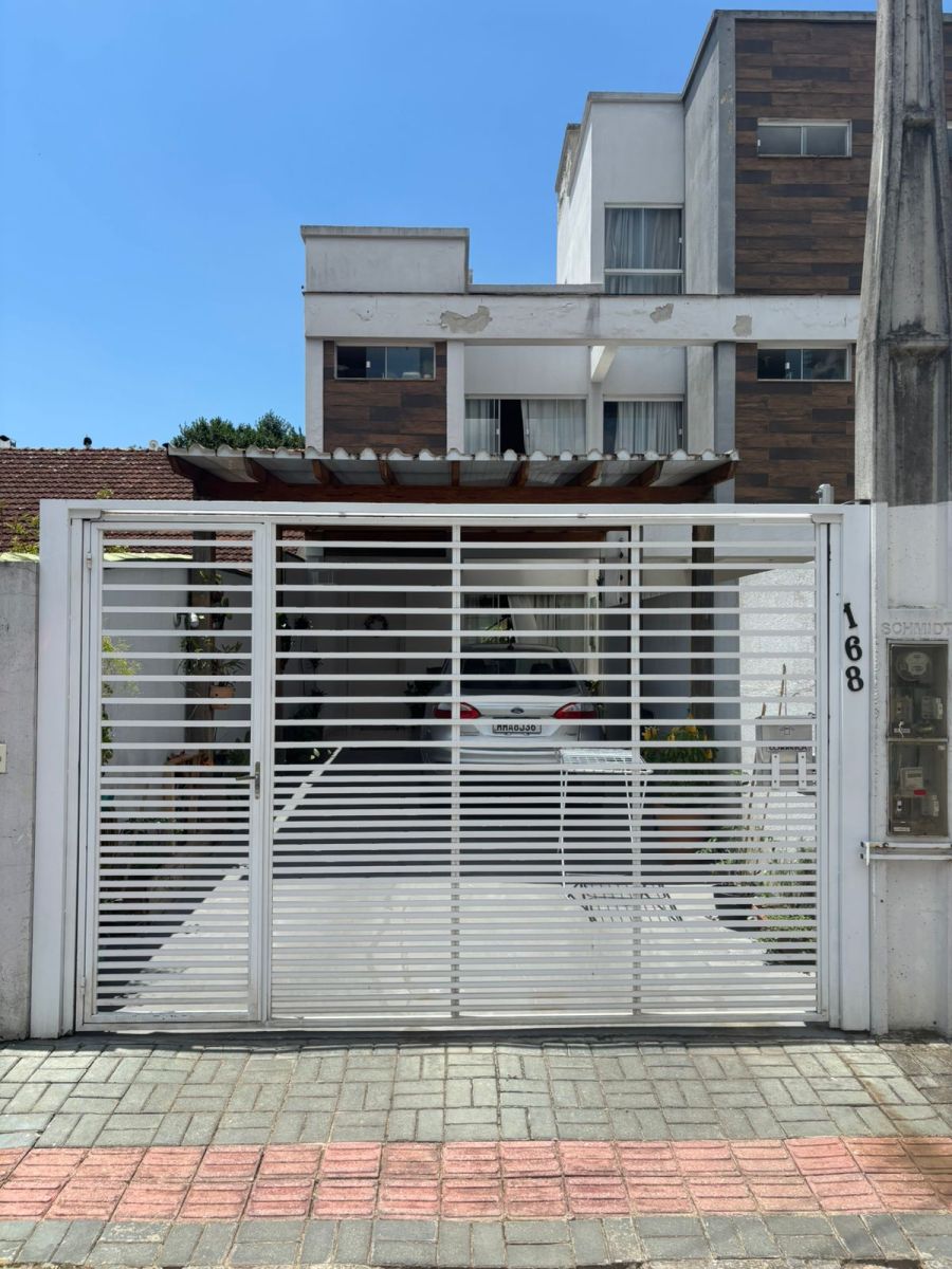 Sobrado - Venda - Centro - Cambori� - SC