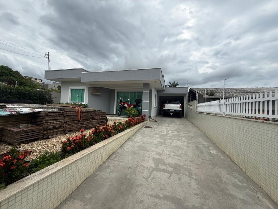 Casa - Venda - Centro - Cambori� - SC